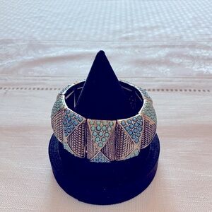 Turquoise Color Gold Tone Stretch Bracelet